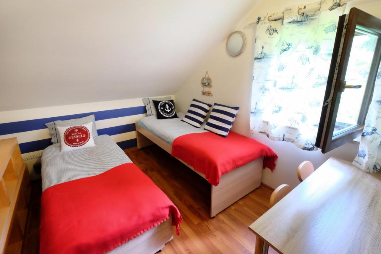 Vila Dom Kotik W Lukecinie Exteriér fotografie